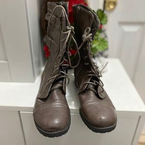 Bamboo boots brown light size 7